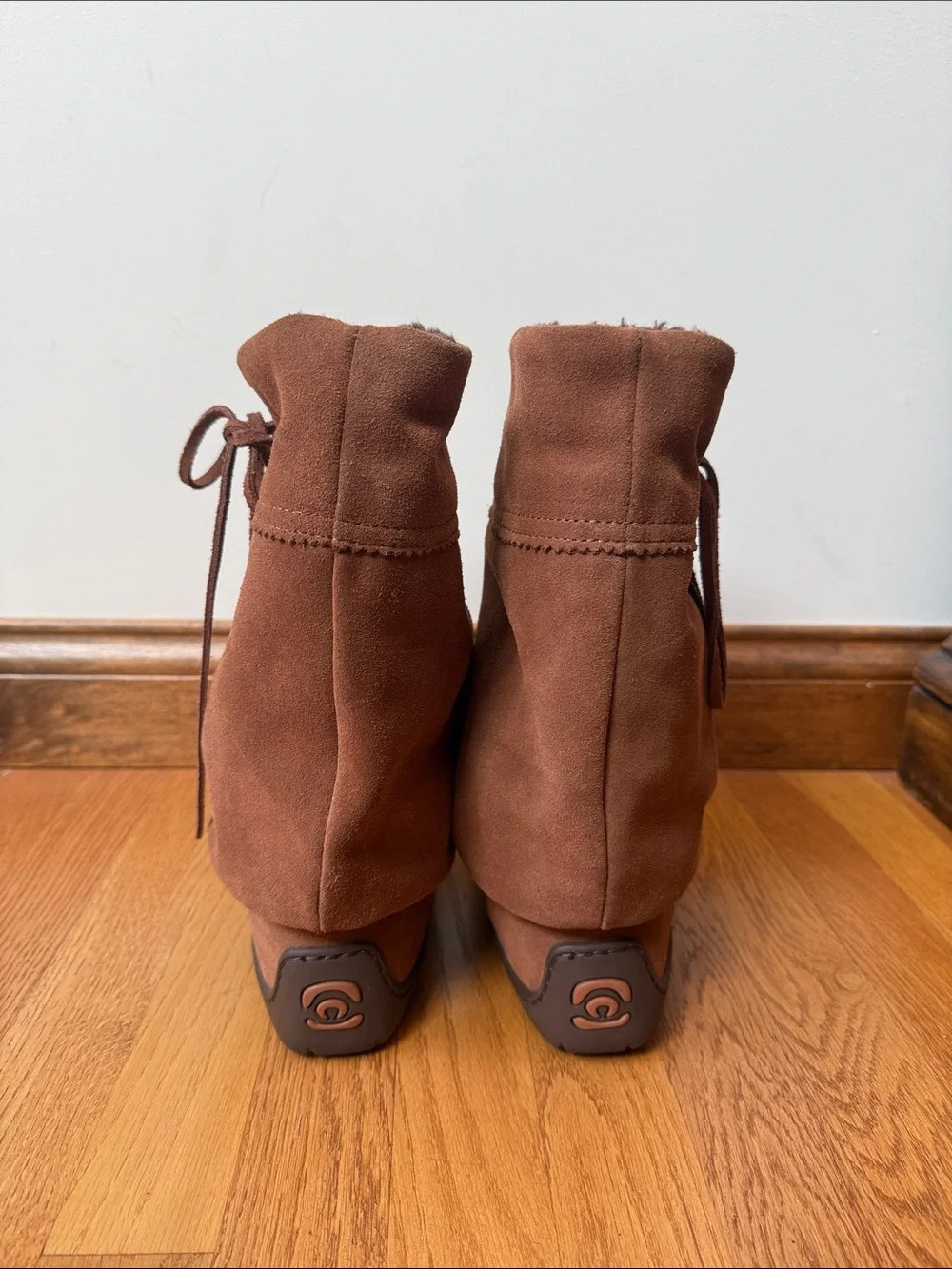 Manitobah Hunter Waterproof Winter Boots Suede Comfort Unisex Men’s 7 Ladies 9